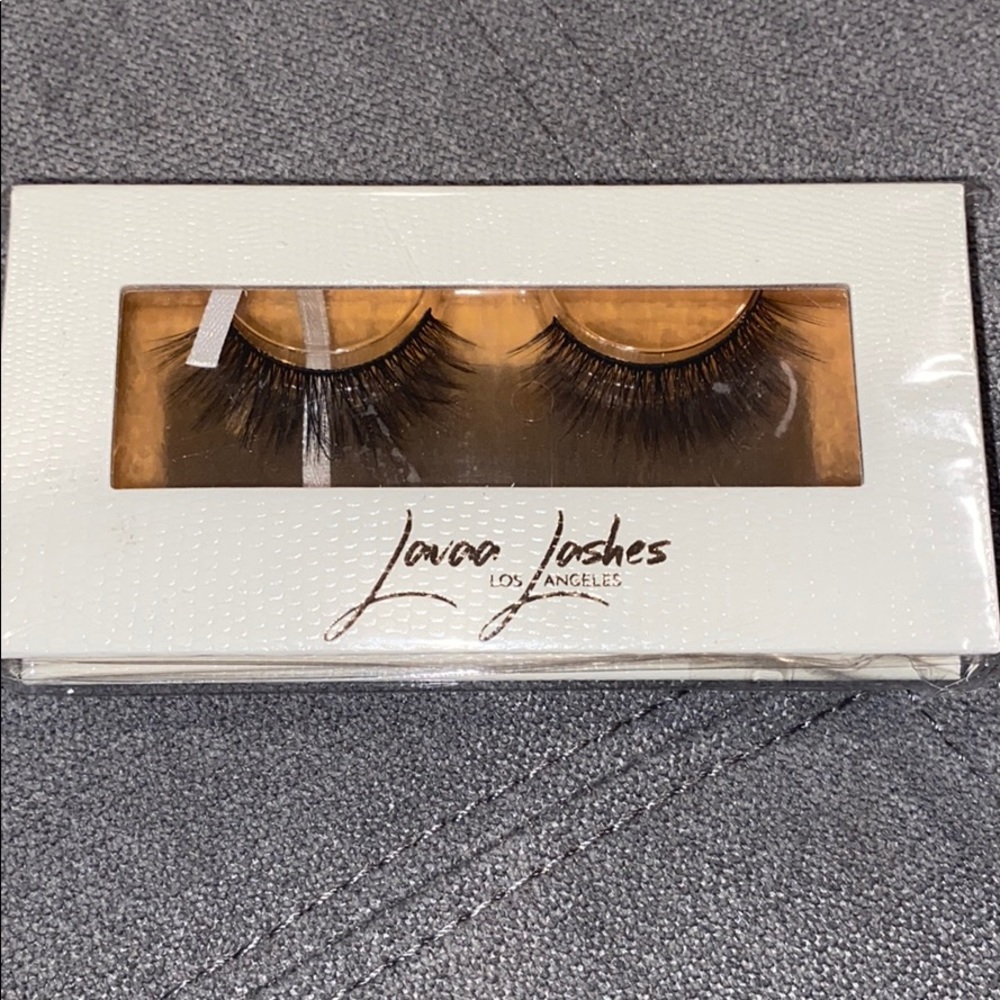 Lavaa lashes Los Angeles (sealed)